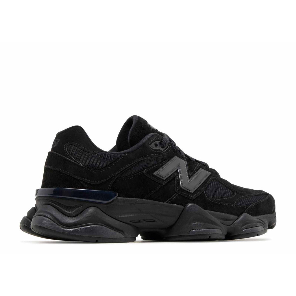 9060 Triple Black