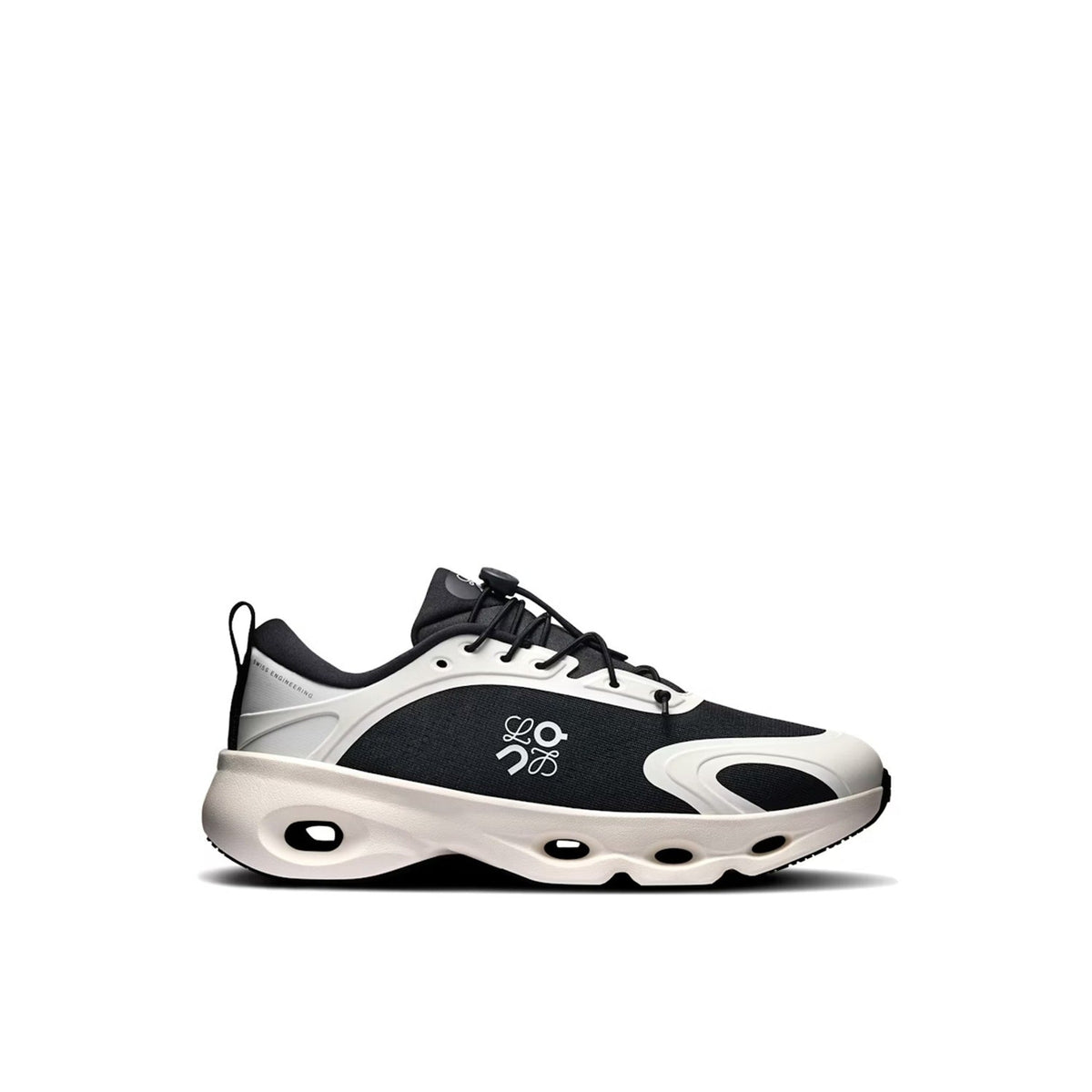 On Running Cloudsolo Black Eggshell (Women's)