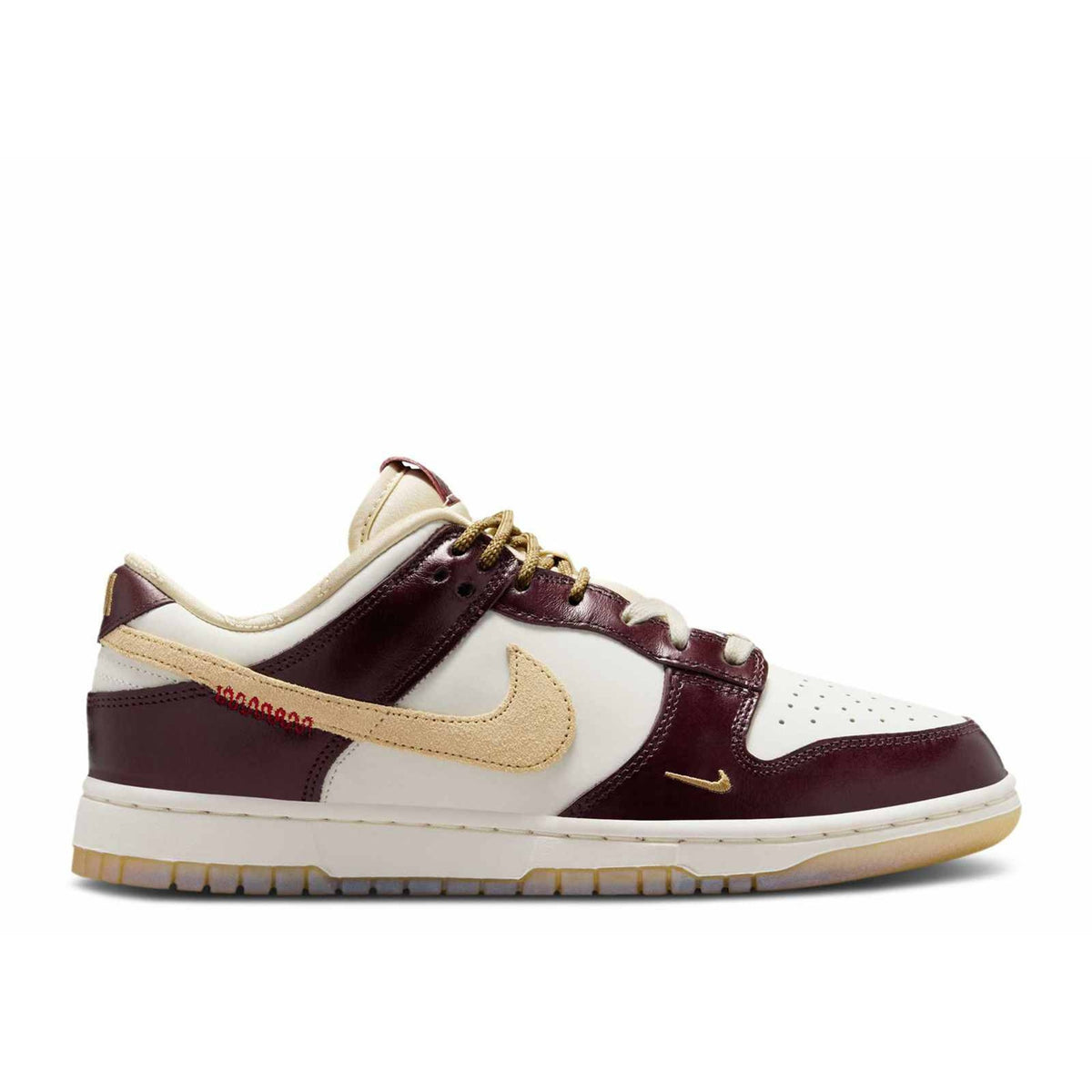 SB Dunk Low Travis Scott