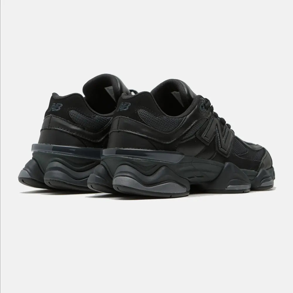 9060 Triple Black